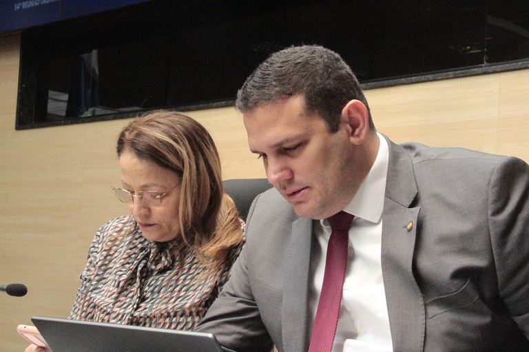 Vereadora Ana Lúcia e Vereador Eriberto Rafael - Foto: Carlos Lima