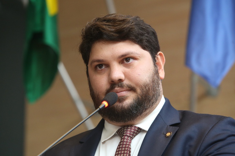 Ebinho Florêncio repercute agressões contra equipe de reportagem da TV Guararapes