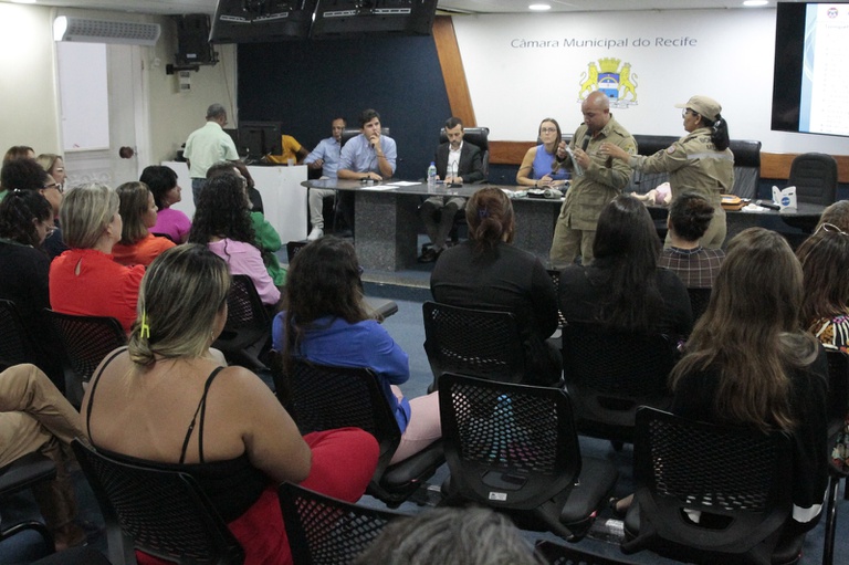 Escola do Legislativo promove evento sobre primeiros socorros na Câmara do Recife