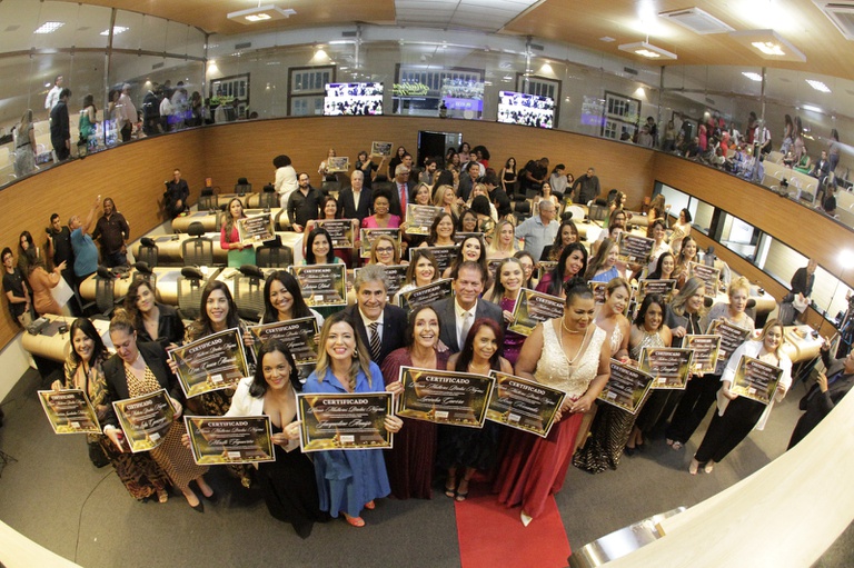 Reunião solene comemora Prêmio Pérolas Negras