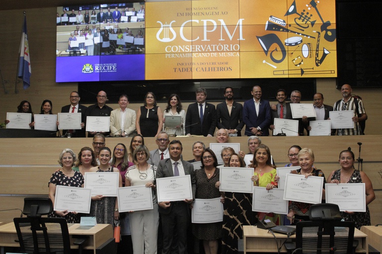 Reunião solene homenageia Conservatório Pernambucano de Música