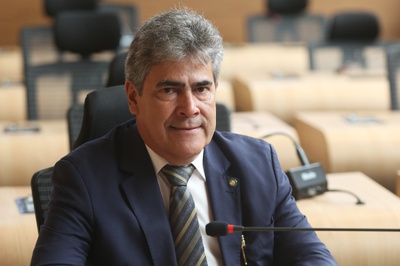 Aderaldo Pinto demanda ações de manutenção e melhoria urbana em bairros da Zona Oeste
