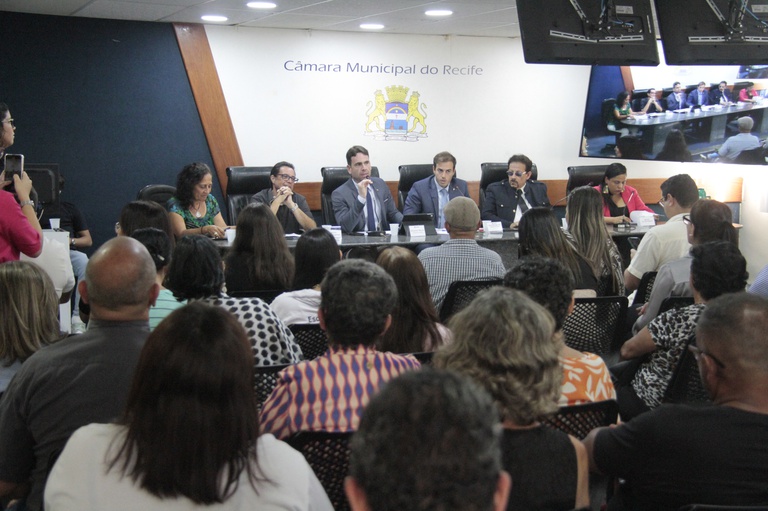 Audiência Pública debate “Proteção Animal e Saúde Mental dos Protetores: Desafios e Políticas Públicas” Audiência Pública debate “Proteção Animal e Saúde Mental dos Protetores: Desafios e Políticas Públicas”