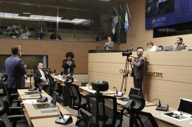 Câmara do Recife aprova voto de aplausos ao Santa Cruz Câmara do Recife aprova voto de aplausos ao Santa Cruz