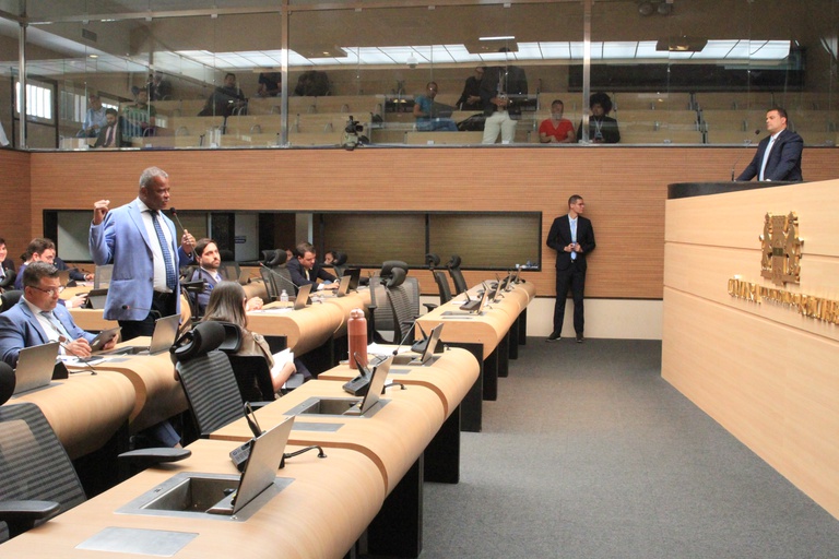 Drenagem e pavimentação de ruas na Zona Oeste são solicitadas em requerimentos Drenagem e pavimentação de ruas na Zona Oeste são solicitadas em requerimentos