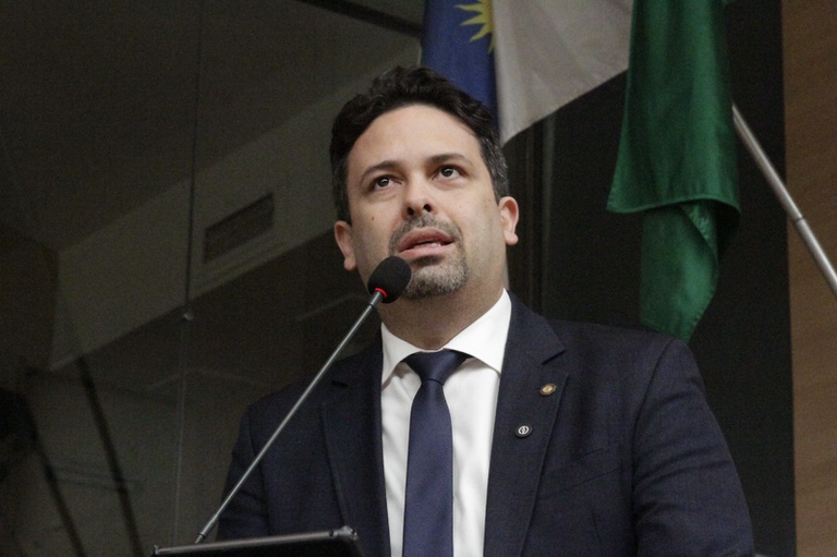 Felipe Alecrim solicita reforço para o Samu Felipe Alecrim solicita reforço para o Samu