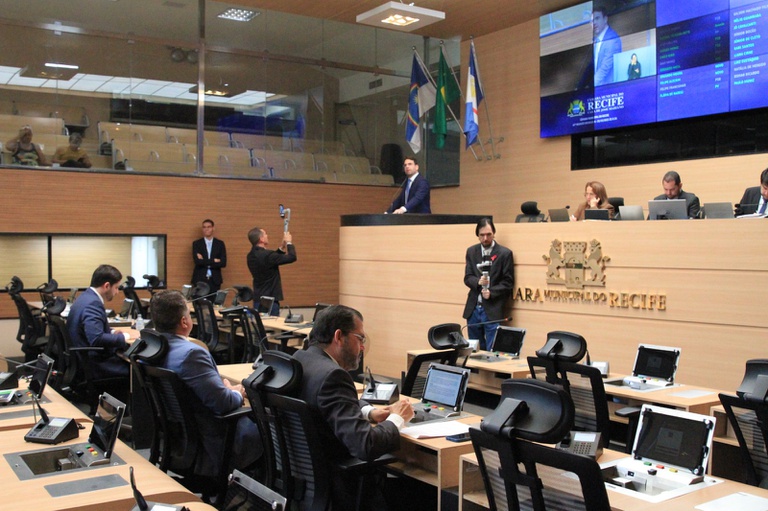 Vereadores discutem pedidos para Feira da Pracinha de Boa Viagem, Centro POP e Guarda Municipal Vereadores discutem pedidos para Feira da Pracinha de Boa Viagem, Centro POP e Guarda Municipal