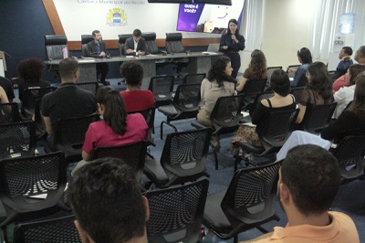 Escola do Legislativo do Recife promove cursos do Programa Gestão Conectada