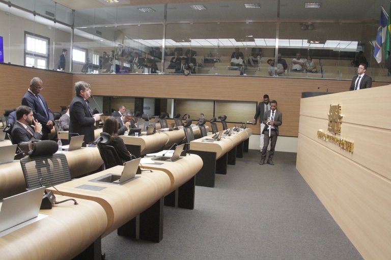 Requerimentos de Thiago Medina são debatidos