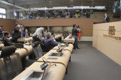 Voto de aplausos a caminhada de Nikolas Ferreira é rejeitado