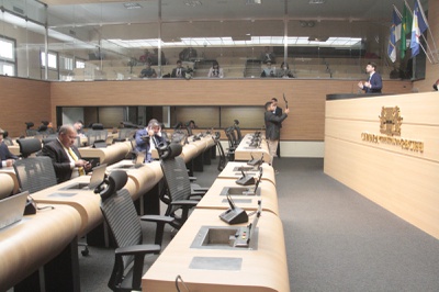 Plenário debate requerimentos que solicitam serviços de infraestrutura para a cidade