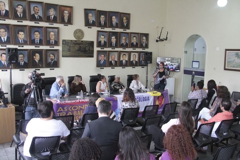 Audiência discute condições de trabalho dos psicólogos no Recife