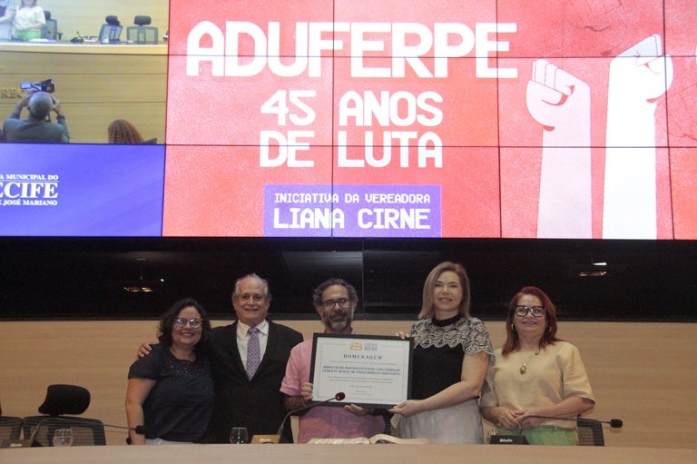 Câmara homenageia Associação dos Docentes da Universidade Federal Rural de Pernambuco