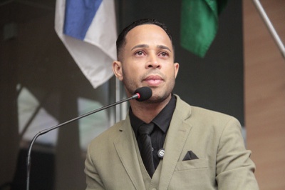 Douglas Brito toma posse e faz primeiro discurso na Câmara do Recife