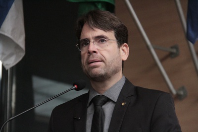 Eduardo Moura destaca Medalha de Mérito e requerimentos