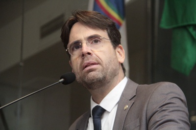 Eduardo Moura parabeniza equipe de creche municipal