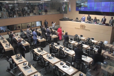 Fim da escala 6x1 é tema de discursos na Câmara