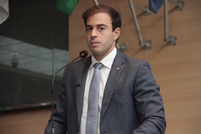 Gilson Machado Filho comenta requerimento que pede saneamento básico no Morro da Conceição