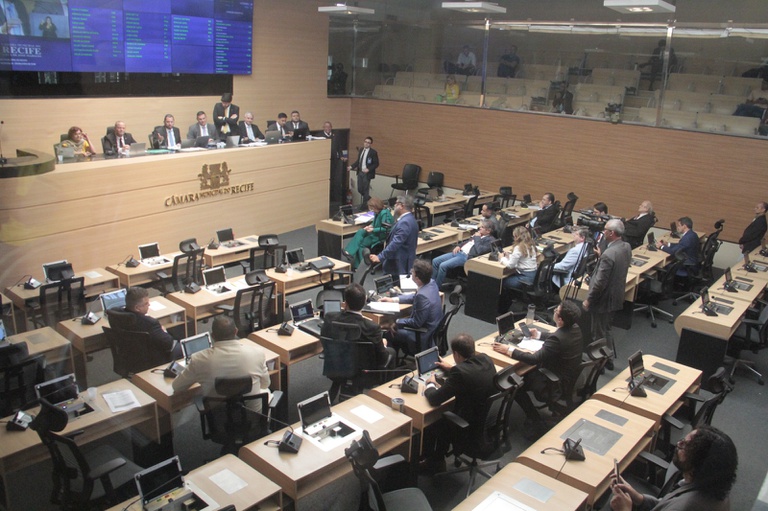 Câmara do Recife aprova LDO em primeira votação