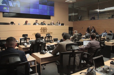 Roubo de fios e cabos em debate no plenário