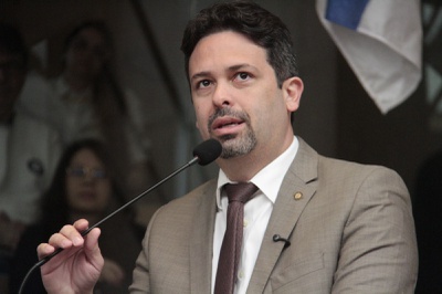 Felipe Alecrim cobra transparência em contratos de aluguel da Prefeitura