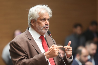 Projeto de Osmar Ricardo visa incentivar exibição de cinemas nas escolas municipais