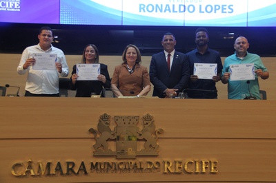 Câmara do Recife presta homenagem a influenciadores digitais e instituições sociais
