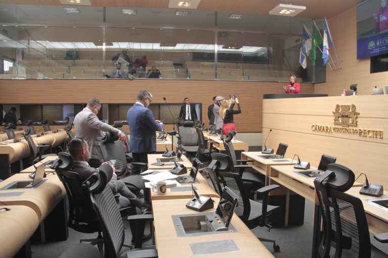Vereadores repercutem dados de violência contra a mulher