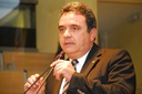 Adiado voto de repúdio a pároco de Água Fria