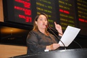 Aline Mariano cobra da prefeitura cumprimento de lei