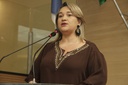 Aline Mariano responde a críticas da oposição