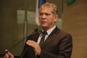 Almir Fernando destaca assinatura de decretos 