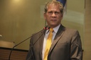 Almir Fernando aborda cobrança de taxas a comerciantes do Recife