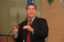 Almir Fernando critica apagões