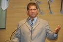 Almir Fernando defende o fim da violência contra as mulheres