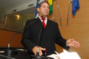Almir Fernando elogia construção de galpão e entrega da renda do Baile Municipal 