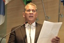 Almir Fernando homenageia contadores de histórias