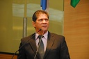 Almir Fernando parabeniza limpeza do canal do Rio Morno