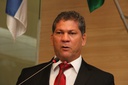 Almir Fernando propõe criar bibliotecas em parques