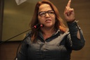 Ana Lúcia defende contrato temporário e concurso