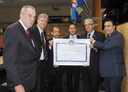 André Ferreira homenageia empresário com Medalha José Mariano