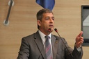 André Régis alerta derrubada de árvore e manutenção de parque
