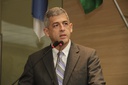 André Régis critica falta de cadeiras em escolas públicas do Recife
