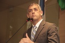 André Régis volta a cobrar entrega de uniformes escolares
