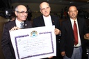 Arcebispo da solidariedade recebe homenagem na Câmara