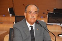 Carlos Gueiros homenageia bispo Paulo Garcia