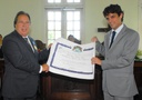 Daniel Coelho homenageia médico Paulo Sérgio 
