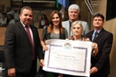 Educadora Elza de Andrade Lima recebe Medalha de Mérito