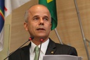 Eurico Freire homenageia engenheira da Emlurb