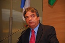 Gilberto Alves apresenta projeto de lei em plenário